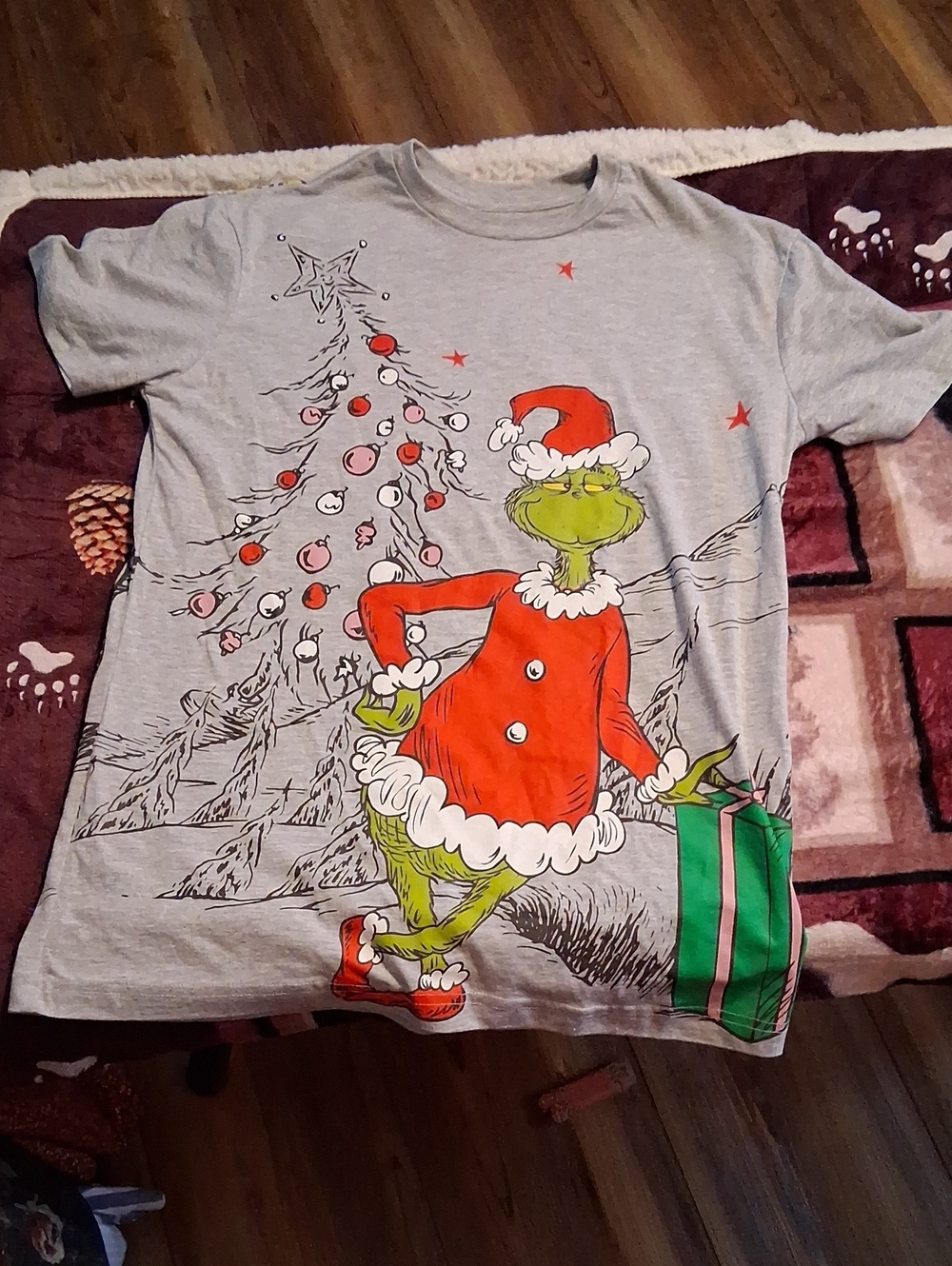 Grinch Holiday Graphic Tee - Gray with Red & Green
